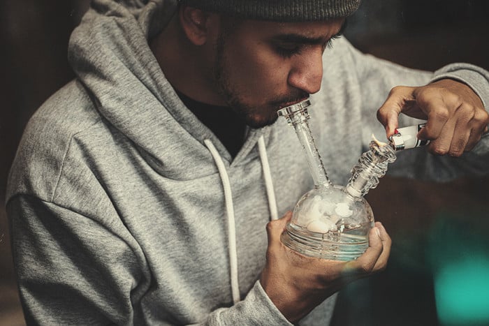 The Impact of the Environment on the Bong Smoking Experience